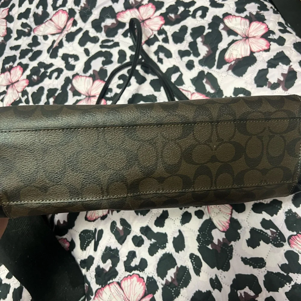Coach Purse Signature C - Picture 15 of 16